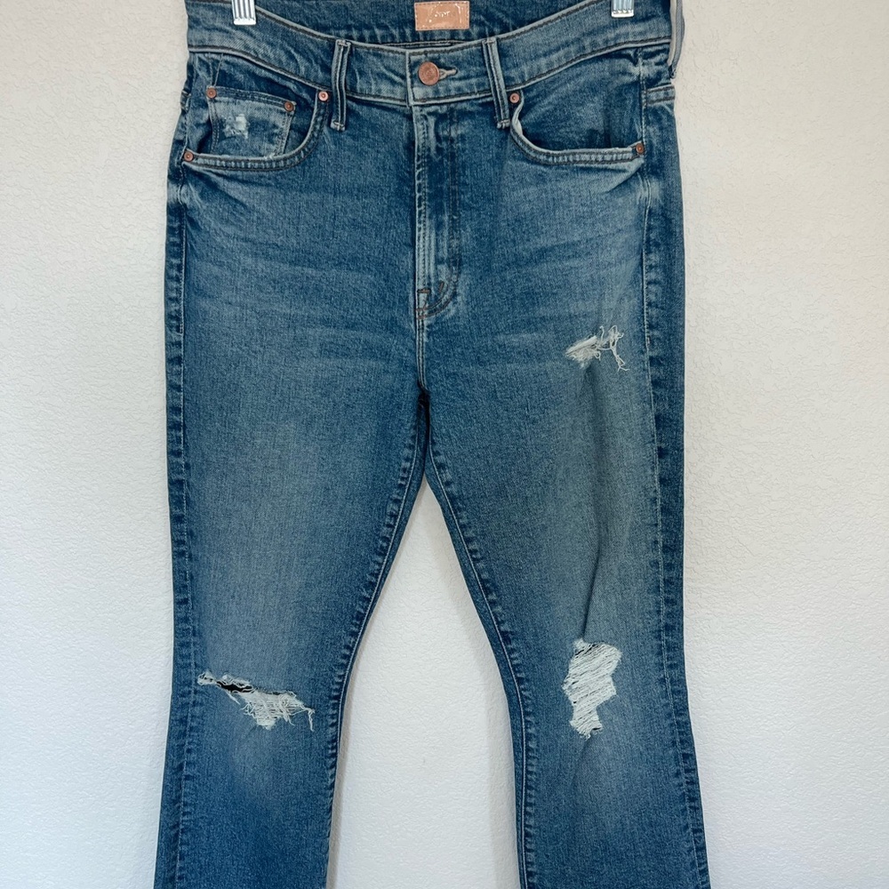 MOTHER Blue Distressed Jeans. 
Size 29